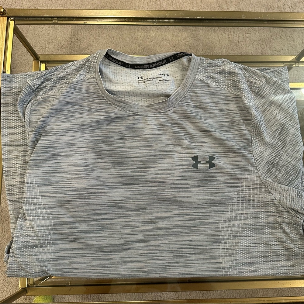 Under Armour Workout Shirt L Like New